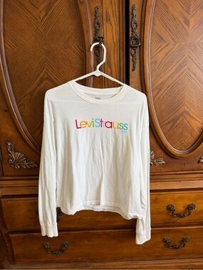 White Levi Strauss’s retro long sleeve shirt with rainbow logo